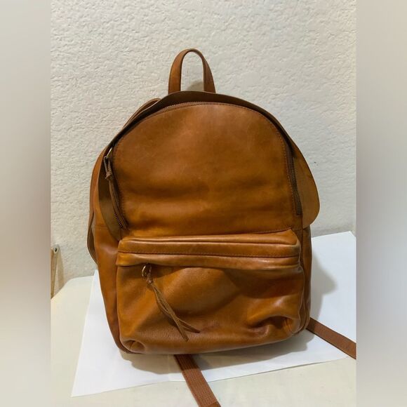 Madewell Large Lorimer Leather Backpack in English Saddle main image 7